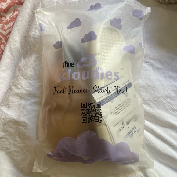 NWT the cloudies comfort slipper size 11/12 - Picture 7 of 8